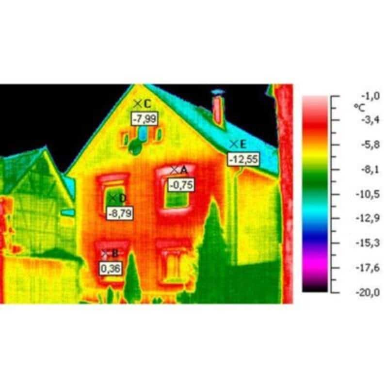 Thermographiebild eines Einfamilienhauses